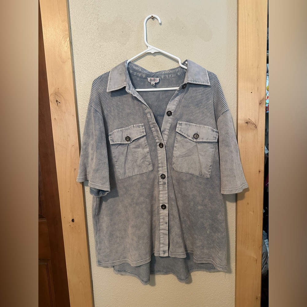 Buckle top